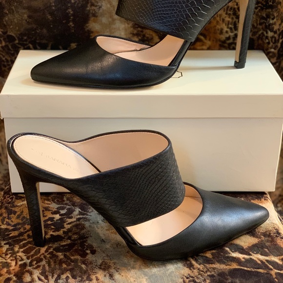 BANANA REPUBLIC GOOD CONDITION:  MULE BLACK PUMPS. - Picture 8 of 15